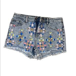 Embroidered Aztec boho shorts denim size 29